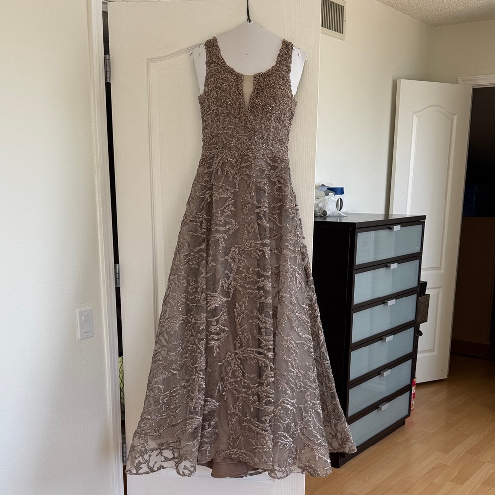 Elegant beaded Evening Gown - Beige/Brown